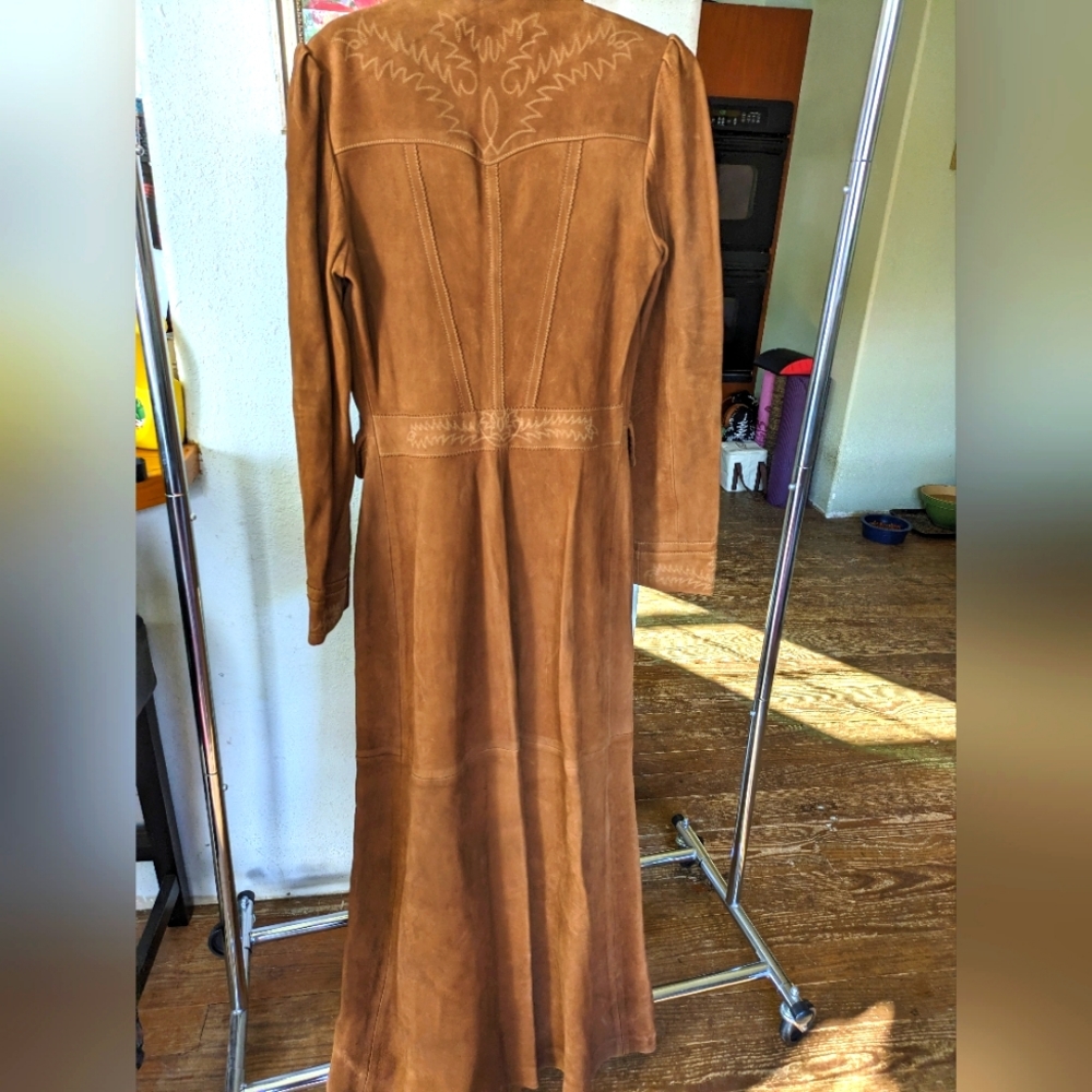 RALP LAUREN STUNNING, DETAILED STICHING, LONG SUEDE WESTERN COAT.